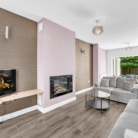 Brook Meadow House, 4 Bed House, Manchester Astley  外观 照片